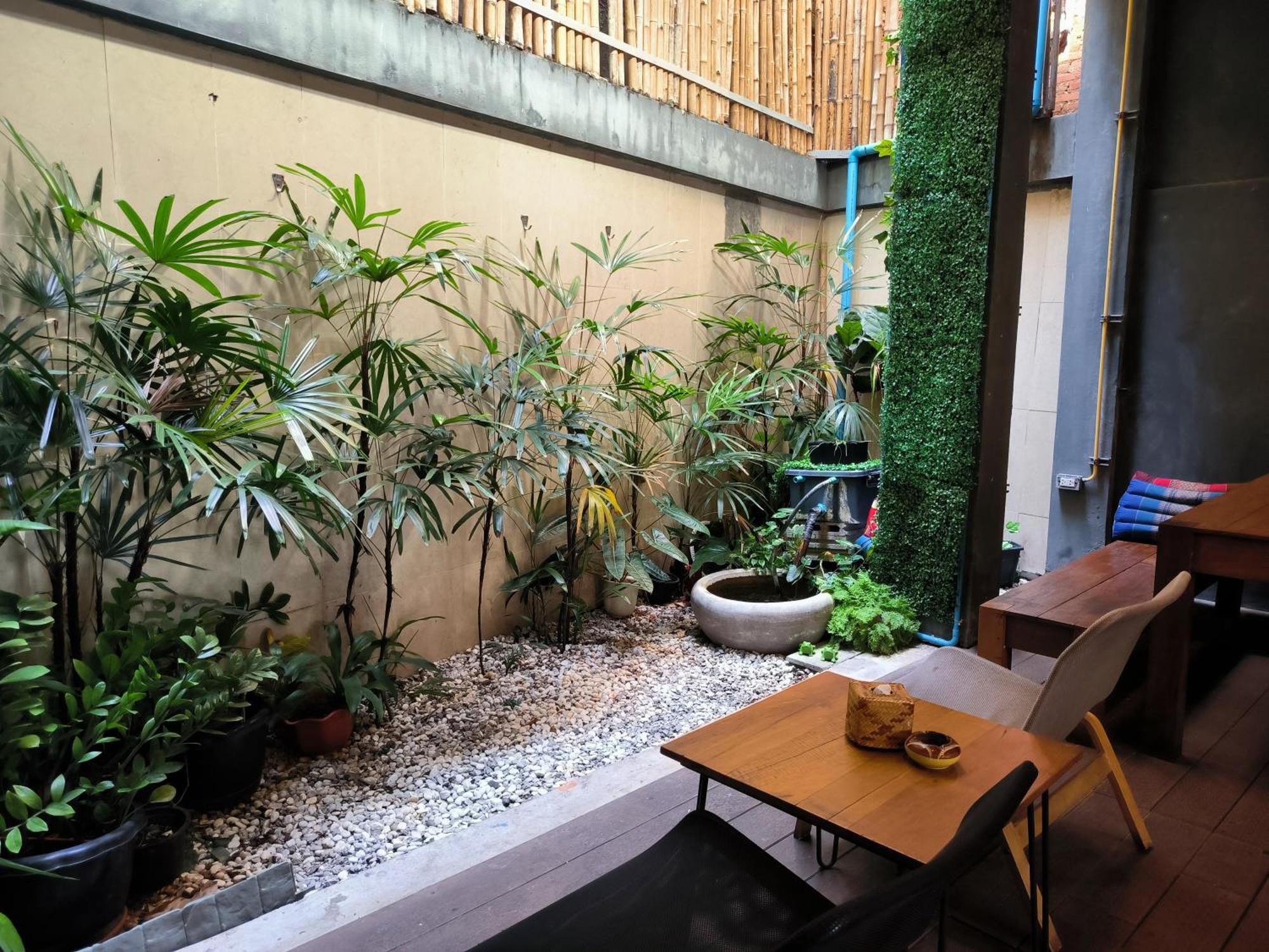 Whereder Poshtel ウドーンターニー エクステリア 写真