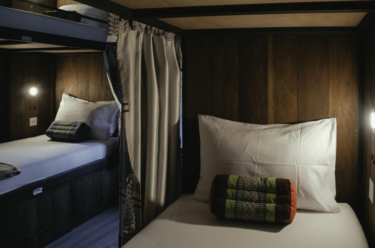 Whereder Poshtel ウドーンターニー エクステリア 写真