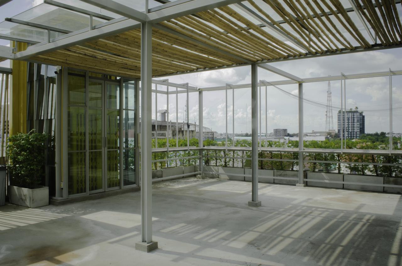 Whereder Poshtel ウドーンターニー エクステリア 写真
