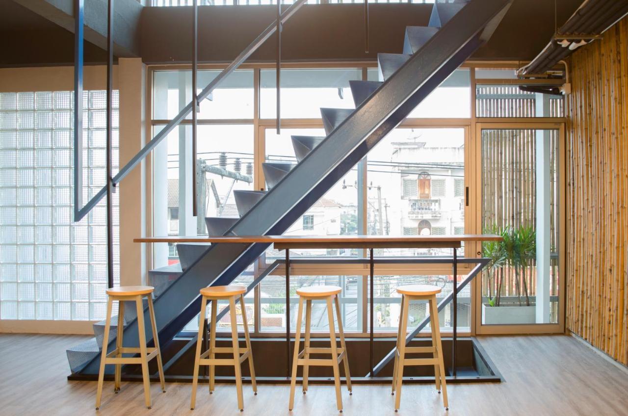 Whereder Poshtel ウドーンターニー エクステリア 写真